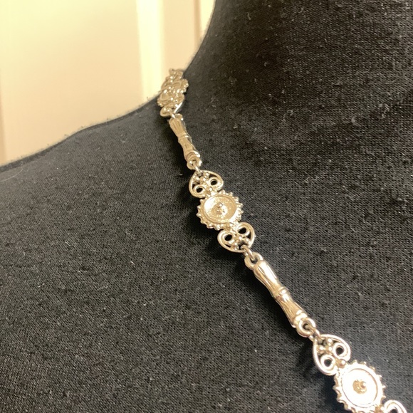 Necklace, Black and Silver design with a detail chain, 21”, Excellent Co… - Picture 2 of 12